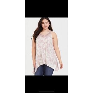 Torrid Super Soft V-Neck Crochet Inset Sharkbite Hem Tank sz 0